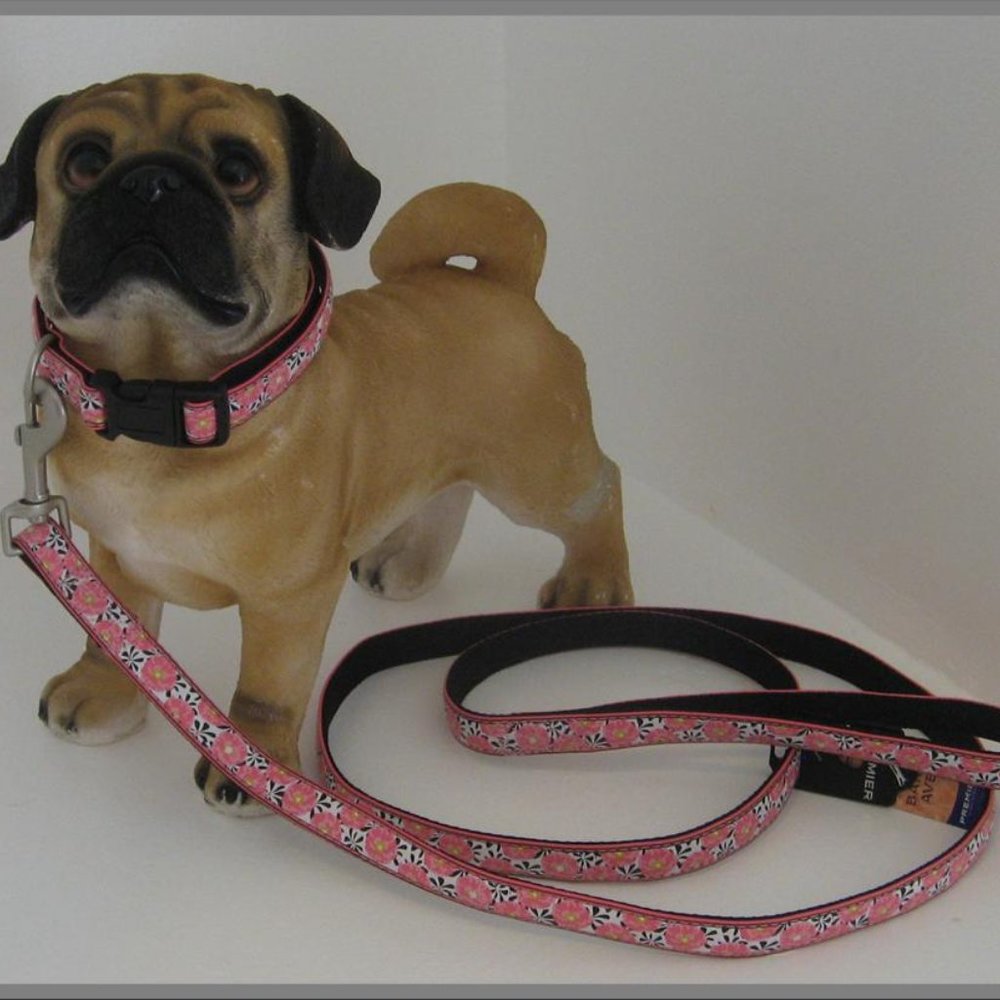 Bark Ave. Pink Zinnias Dog Collar & Leash - Figurine Not Included